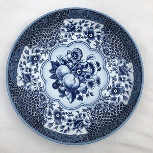 Daher Decorated Ware Round Metal Tray - Blue White Fruit Floral Made in England